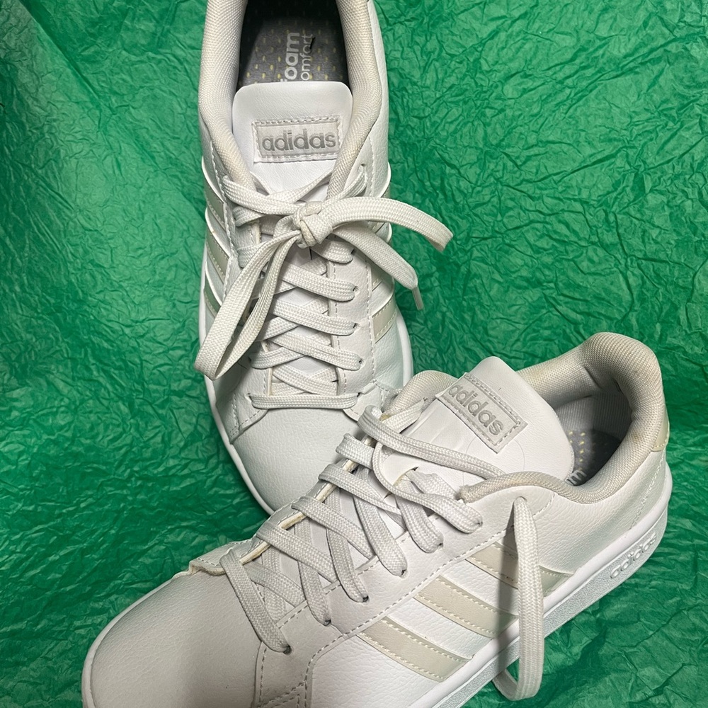 Adidas Women's Cream Sneakers